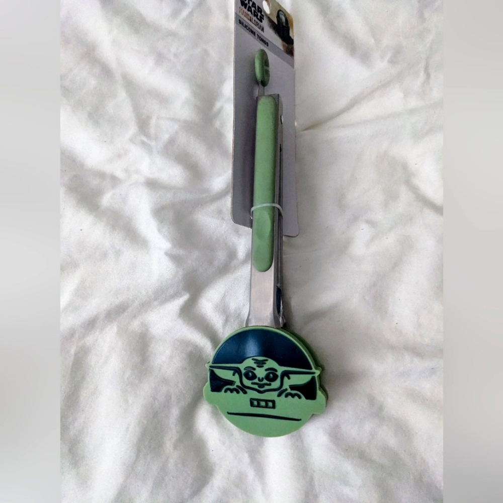Star Wars The Mandalorian Silicone Tongs